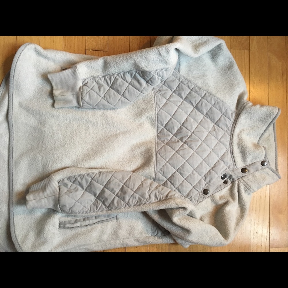 Abercrombie & Fitch fleece with side buttoning.